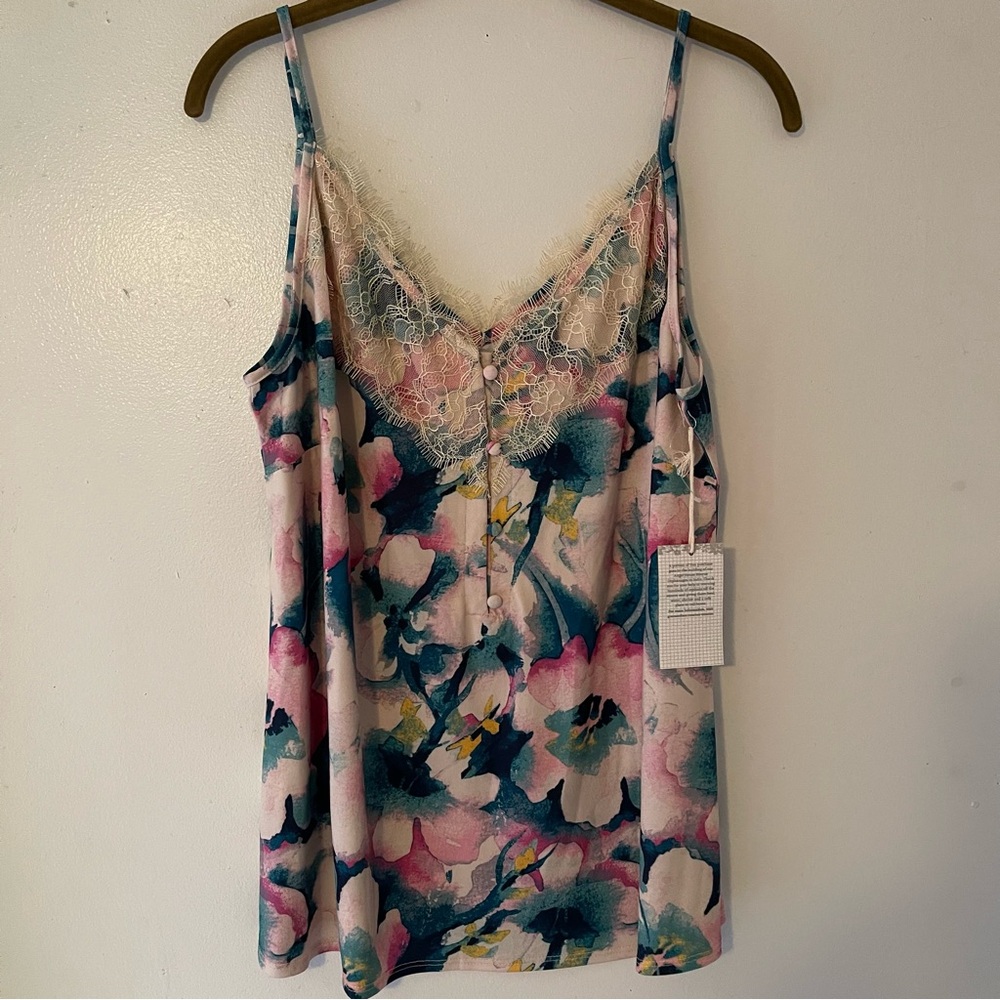 NWT GRACE & LACE Spaghetti Strap Floral Blouse Size Large